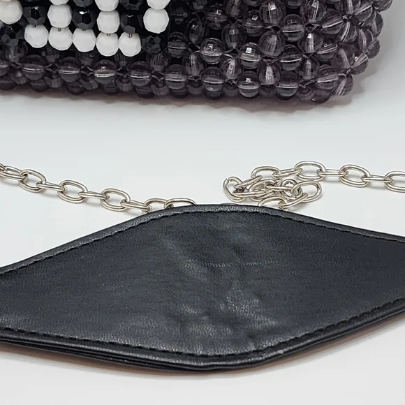 Bouffants and Broken Hearts by Kendra Dandy - Picture 8 of 11